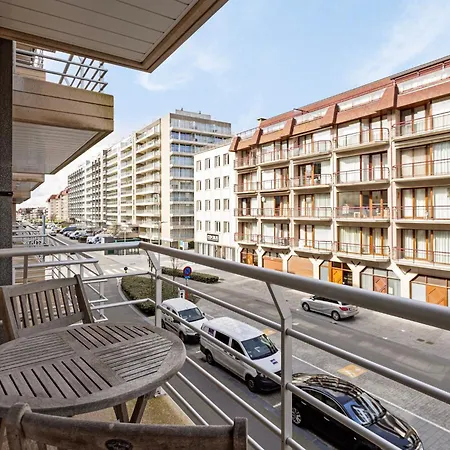 Apollo I 0202 Met Parking